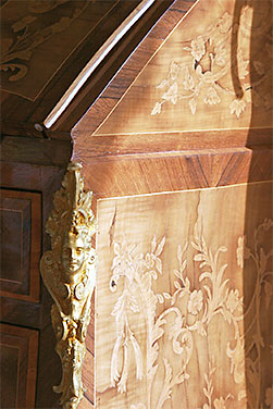 Picture of sunlit room